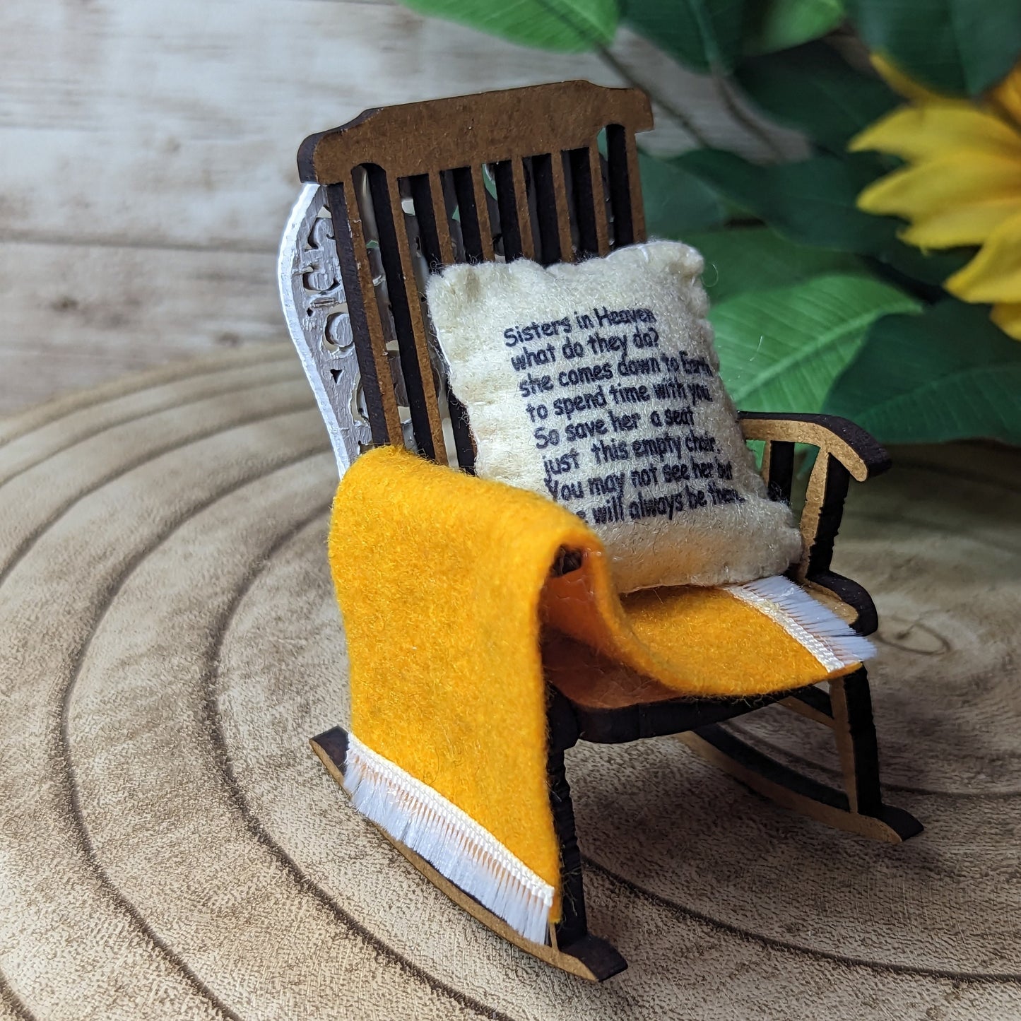 Sister in Heaven Rocking Chair Memorial Decoration, Sympathy Gift, Personalized Remembrance, Loss of Sister Gift