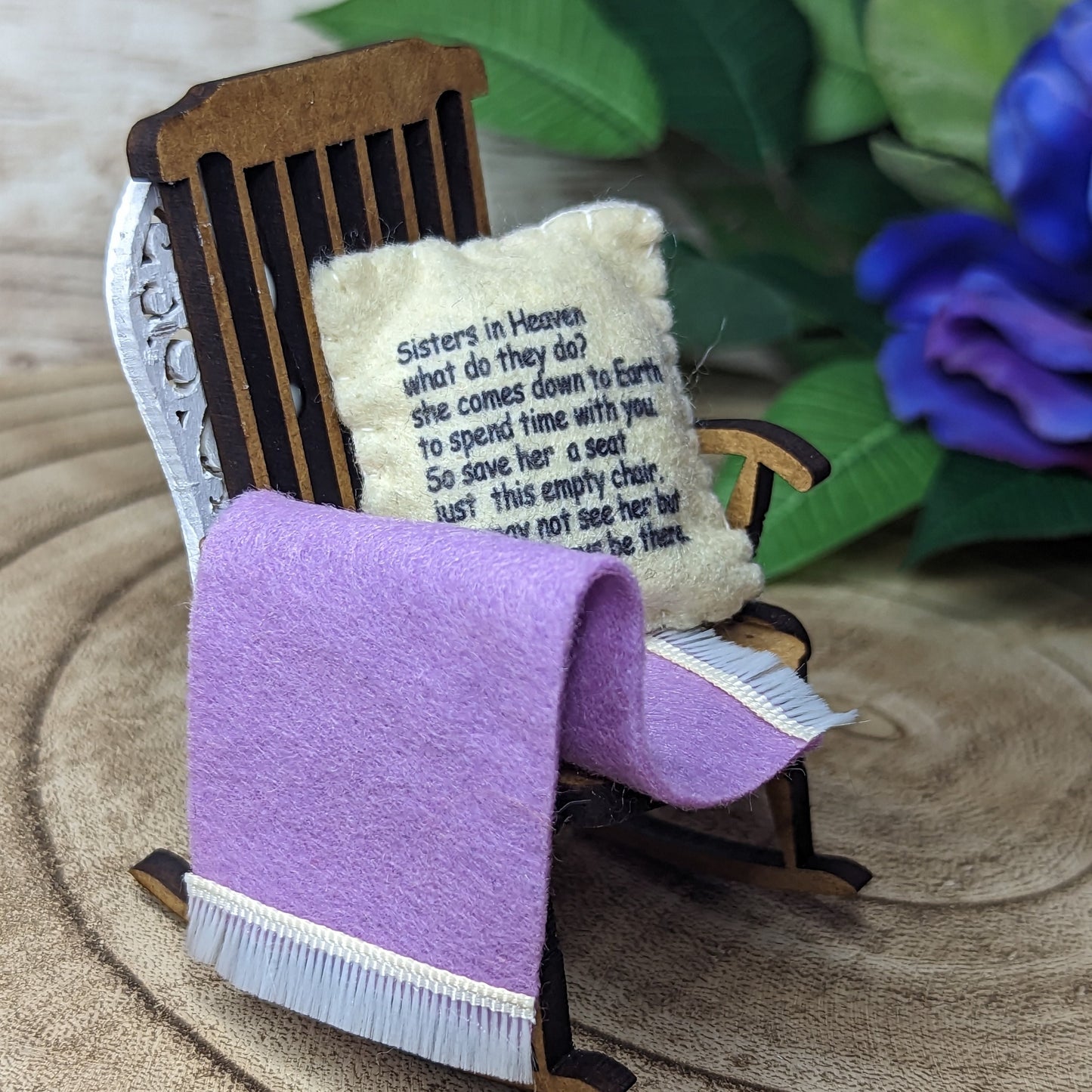 Sister in Heaven Rocking Chair Memorial Decoration, Sympathy Gift, Personalized Remembrance, Loss of Sister Gift